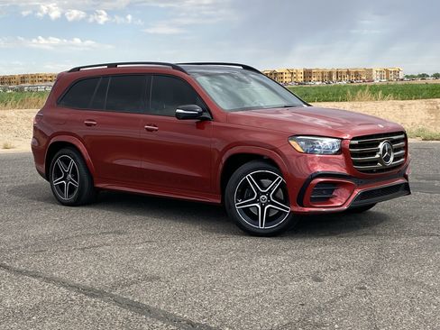 Used 2024 Mercedes-Benz GLS 450 4MATIC image 38
