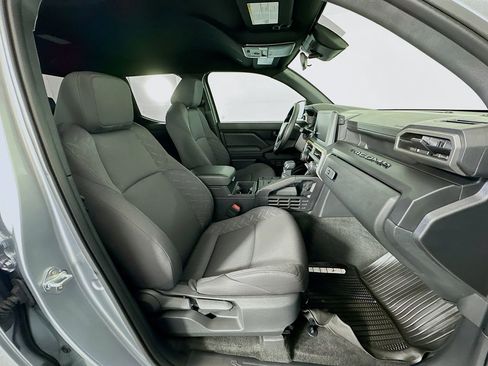 Used 2025 Toyota Tacoma SR image 27