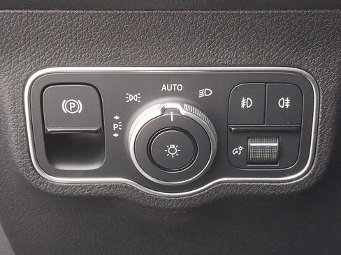 Used 2026 Mercedes-Benz GLB 250 4MATIC image 22