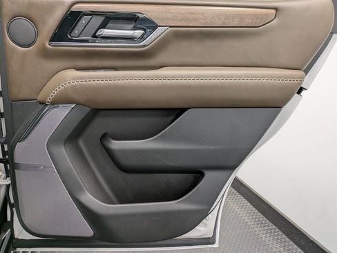 Used 2025 GMC Yukon Denali Ultimate image 25