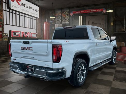 Certified 2023 GMC Sierra 1500 SLT image 3