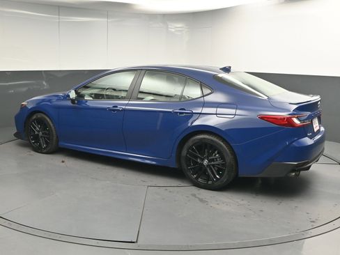 Certified 2025 Toyota Camry SE image 6