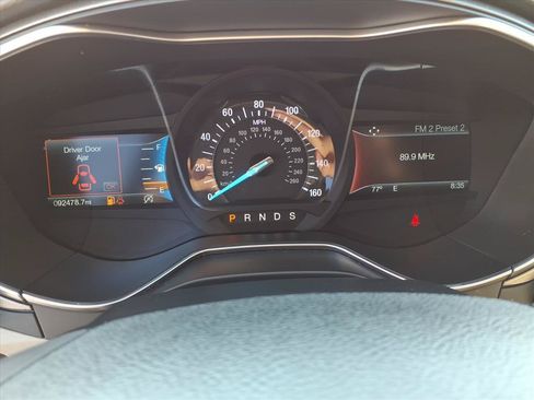 Used 2018 Ford Fusion SE w/ Fusion SE Technology Package FWD image 29