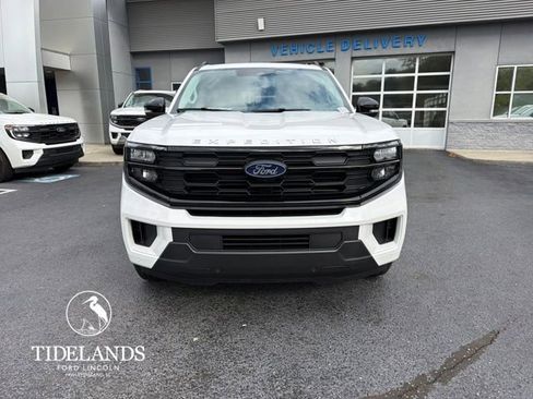 New 2026 Ford Expedition Max Active RWD image 2