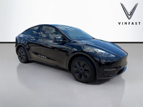 Used 2025 Tesla Model Y Long Range RWD image 1