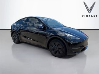 Used 2025 Tesla Model Y Long Range RWD video 1