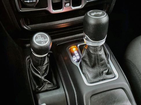 Used 2021 Jeep Wrangler Unlimited Sport AWD/4WD image 17