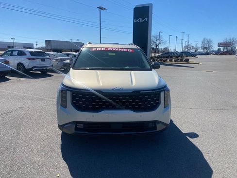 Used 2025 Kia Carnival SX Prestige image 3