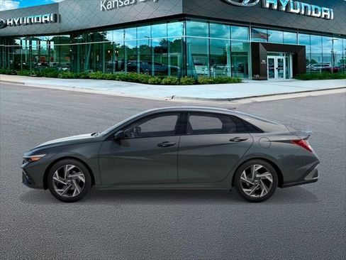 New 2026 Hyundai Elantra SEL Sport Premium image 3