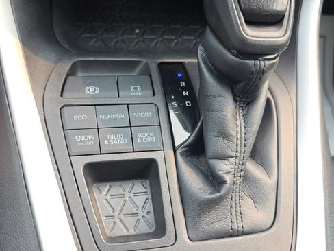 Certified 2021 Toyota RAV4 XLE AWD/4WD image 21