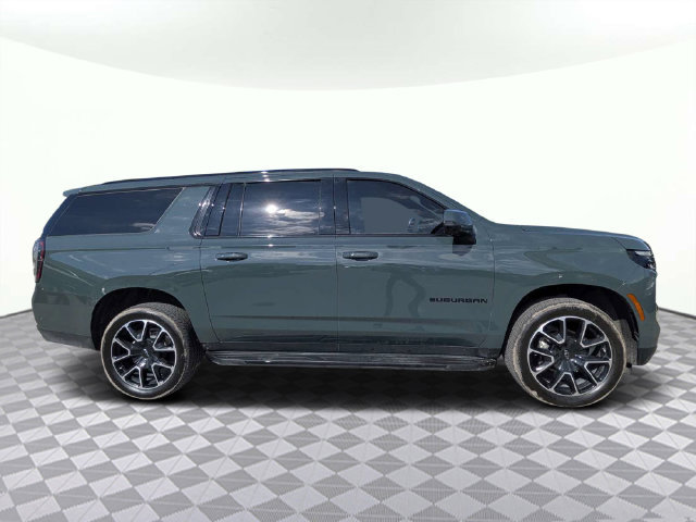Used 2025 Chevrolet Suburban RST w/ Comfort Package RWD image 3