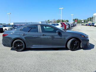 Used 2025 Toyota Camry SE w/ Convenience Package FWD video 2