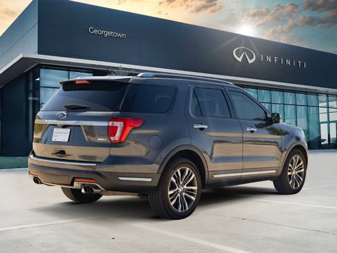 Used 2019 Ford Explorer Platinum AWD/4WD image 5