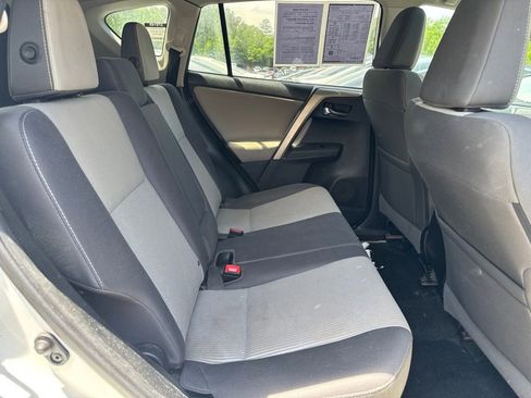 Used 2015 Toyota RAV4 XLE AWD/4WD image 8