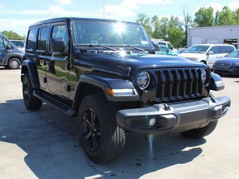 Used 2022 Jeep Wrangler Unlimited Sahara image 6