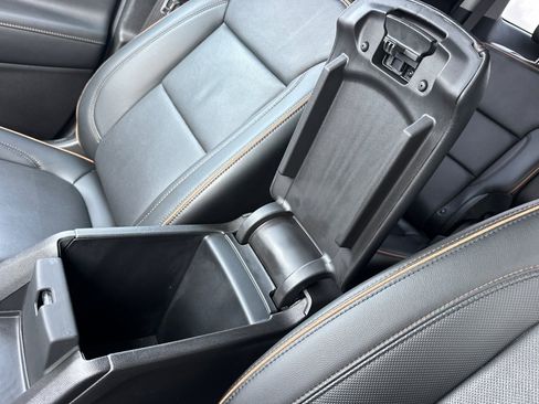 Used 2022 GMC Acadia AT4 w/ Technology Package image 34