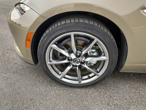 Used 2023 MAZDA MX-5 Miata Grand Touring w/ Weather Package RWD image 9