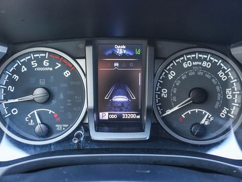 Used 2022 Toyota Tacoma TRD Off-Road image 24