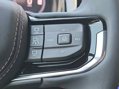 Used 2025 Jeep Wagoneer S Limited AWD/4WD image 26