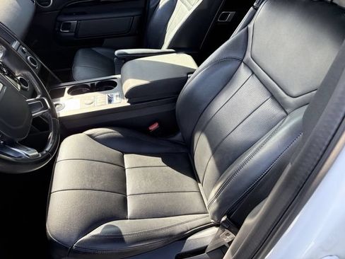 Used 2019 Land Rover Discovery SE AWD/4WD image 6