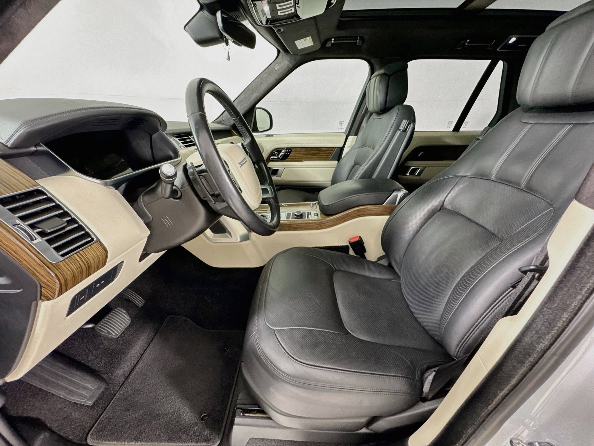 Used 2019 Land Rover Range Rover Supercharged AWD/4WD image 23