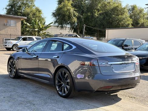 Used 2018 Tesla Model S 100D AWD/4WD image 2