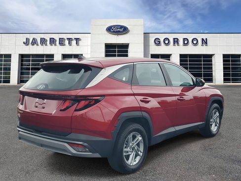 Used 2025 Hyundai Tucson SE FWD image 4