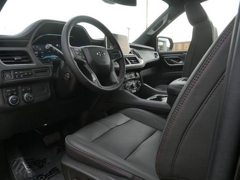 Used 2022 Chevrolet Suburban RST w/ Luxury Package AWD/4WD image 11