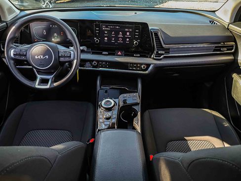 Used 2023 Kia Sportage LX image 19
