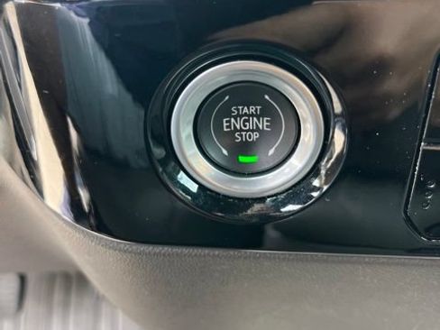 Used 2022 GMC Sierra 1500 SLT AWD/4WD image 21