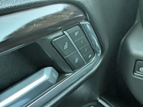 Used 2024 GMC Sierra 1500 SLT image 24