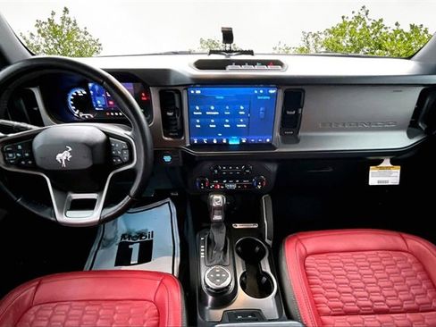 Used 2022 Ford Bronco Outer Banks image 12