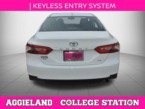 Used 2020 Toyota Camry LE FWD image 5