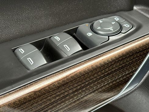 Used 2022 Chevrolet Silverado 1500 LT image 19