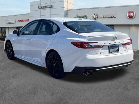 Used 2025 Toyota Camry SE FWD image 5
