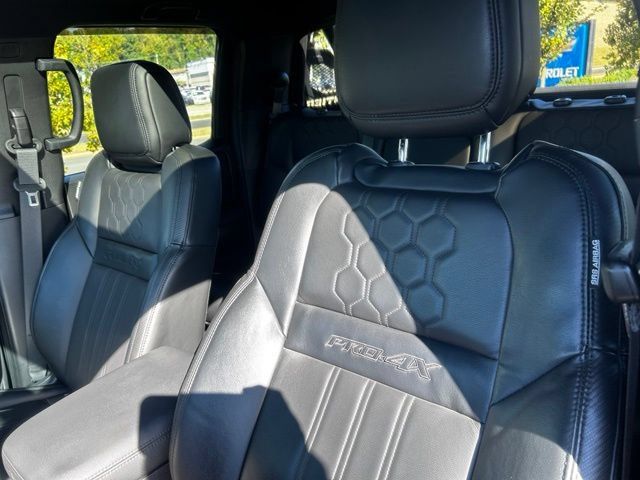 Used 2022 Nissan Frontier PRO-4X w/ Pro-4X Premium Package AWD/4WD image 13