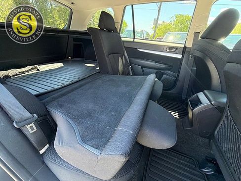 Used 2011 Subaru Outback 2.5i Premium image 21