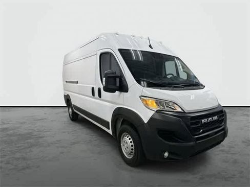 Used 2025 RAM ProMaster 2500 w/ Convenience Group image 6