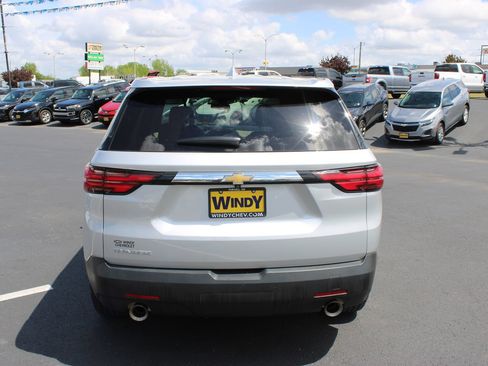 Used 2022 Chevrolet Traverse LS FWD image 7