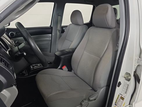 Used 2013 Toyota Tacoma PreRunner w/ SR5 Pkg RWD image 19