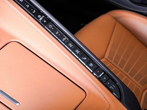 Used 2021 Chevrolet Corvette Stingray Premium Conv w/ 3LT image 29