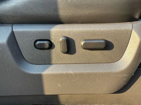 Used 2016 Ford F350 Lariat w/ Chrome Package image 32