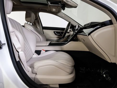 Used 2023 Mercedes-Benz S 500 S 500 image 35