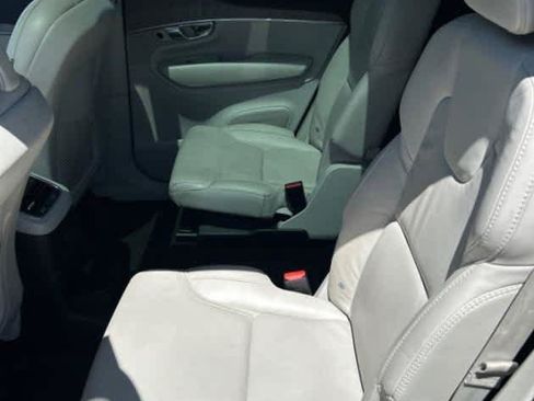Used 2025 Volvo XC90 T8 Ultra w/ Lounge Package AWD/4WD image 5