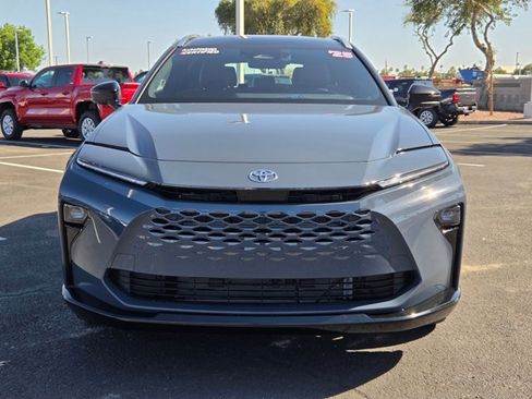 Used 2025 Toyota Crown Signia Limited image 2