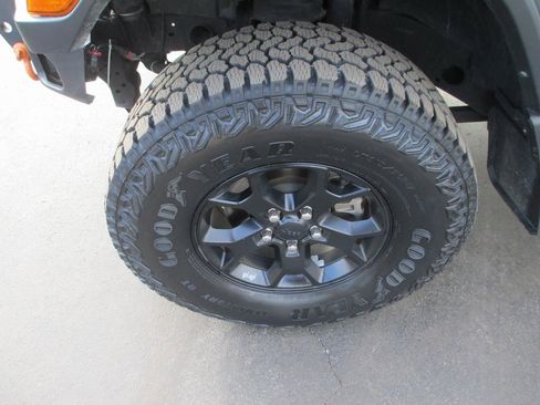 Used 2021 Jeep Wrangler Sport image 12