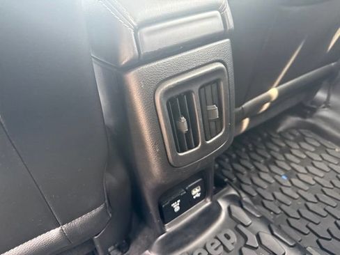 Used 2019 Jeep Compass Latitude AWD/4WD image 25