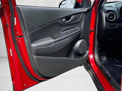 Used 2018 Hyundai Kona SE FWD image 18