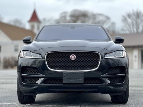 Used 2020 Jaguar F-PACE Premium image 2