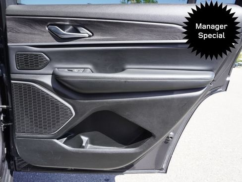 Used 2022 Jeep Grand Cherokee L Limited w/ Black Appearance Package AWD/4WD image 25